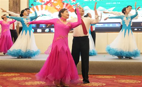 中国广场舞“引援” 为中老年搭建全民健身平台 | 北晚新视觉