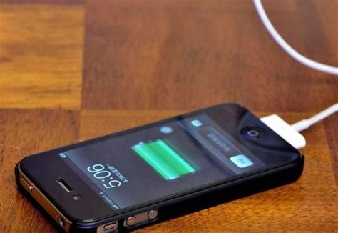 手机剩余多少电量时充电最佳，又不会损坏电池？很多人都充错了__财经头条