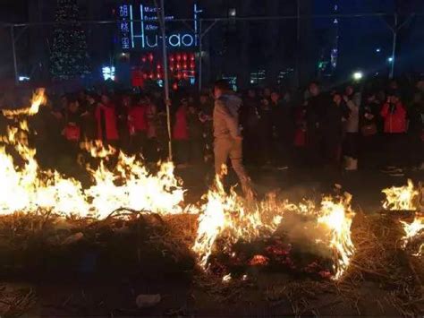 庆阳市天富亿生态民俗村举办第二届“燎疳节”篝火晚会