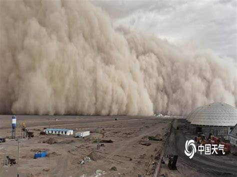 新疆哈密遭遇大风沙尘天气引发多起火灾(图)-搜狐新闻