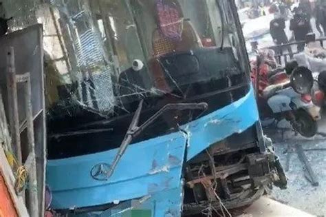 突发！南昌一公交车发生交通事故！官方通报来了_凤凰网视频_凤凰网