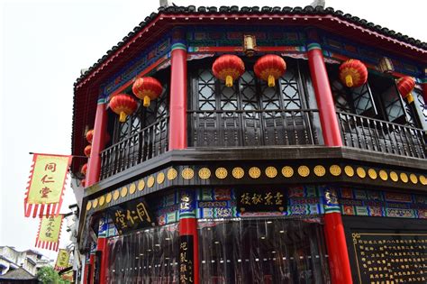 2023清河坊清河坊历史文化特色街区位于杭城南部景区吴山脚下，是杭州目前唯一保存较完好的旧城区_清河坊街-评论-去哪儿攻略