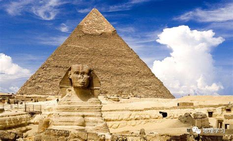 在古埃及时，金字塔是如何建成的？_尚可名片
