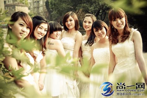 常德7名美女大学生合拍毕业婚纱照"致青春"/图 - 今日关注 - 湖南在线 - 华声在线
