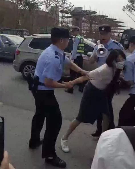 非法拘禁聚众斗殴 港北法院公开审理一起涉黑案 - 法律资讯网