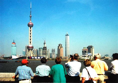 2024陆家嘴游玩攻略,陆家嘴天桥是上海最大的人行...【去哪儿攻略】