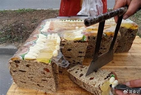 新疆切糕很贵吗？网友调侃土豪才能吃得起，游客60块钱买了3斤