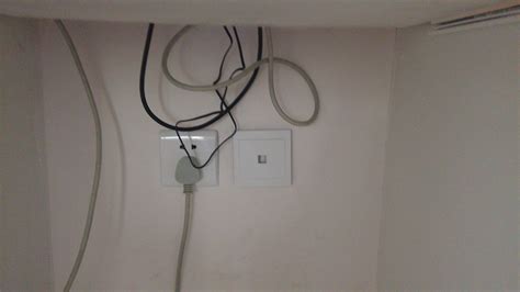 房间网线端口如何接通？ 家里现在只有猫连上的端口有网络信号，房间的插口没有用? - 知乎