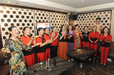 合肥三成老人常去KTV唱歌 红歌民歌戏曲最受欢迎_安徽频道_凤凰网