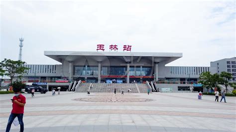潮汕高铁站幕墙工程- -深圳市艺越建设集团有限公司