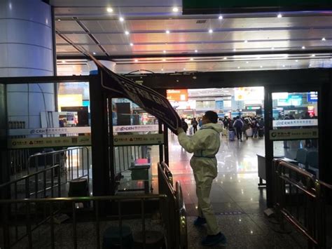 即日起，在重庆乘火车不再查验48小时核酸证明_手机新浪网
