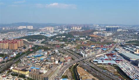 清镇：打造以商贸物流业为主导的千亿级现代服务业产业集群