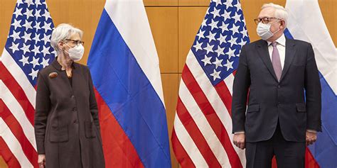 普京称不期待与拜登会晤有任何突破-俄美关系正处于危机之中 - 见闻坊