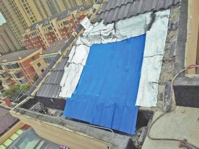 济南一小区业主楼顶加盖建筑 执法人员拆除被阻拦_山东频道_凤凰网