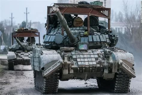 美媒恶炒“俄罗斯准备入侵乌克兰”：调动100个战术群、派出17.5万兵力