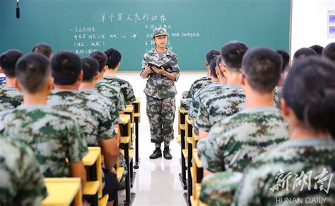 2019级预备教官训练进行时 - 河南省商务学校