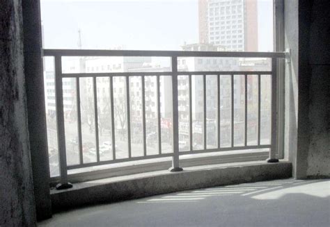 阳台护栏的安全高度标准 - 知乎