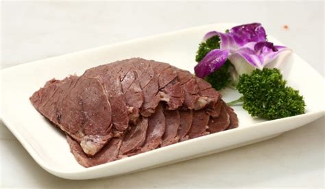 东北烤盘烤肉腌制方法，烤肉是否好吃关键在腌肉的配料上