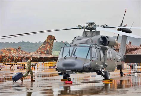 【影像】中国航展：直-20等陆军直升机惊艳亮相__财经头条