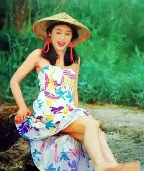 陈红18岁青涩旧照曝光，被誉为中国第一古装美女