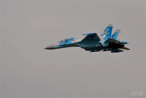 无限逼近俄罗斯！美军派F15C抵达乌克兰演习_凤凰网