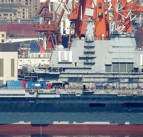 辽宁舰首次以航母编队形式赴南海开展科研训练-搜狐新闻