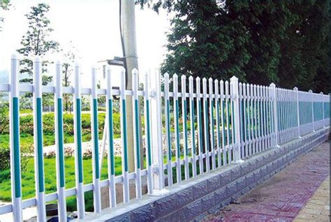 PVC护栏2-铝艺门/护栏-青岛鸿长丰门业有限公司