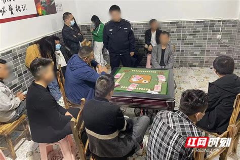 孝昌警方捣毁一聚众赌博窝点 抓获17名涉赌人员(图)_新浪新闻