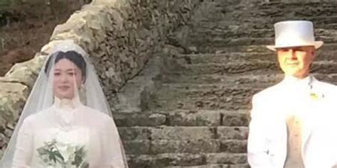 金星与老公在意大利举行复婚婚礼 穿白纱圣洁唯美_手机新浪网