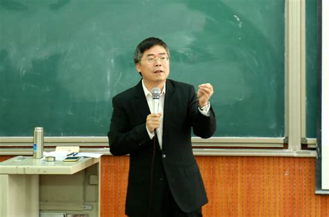 外语学院院邀请钟智翔教授开展学术讲座-外语学院