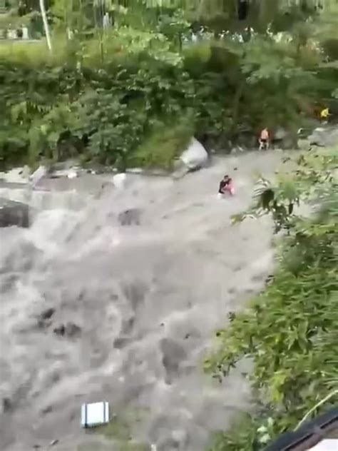 印尼棉兰洪灾致5死3失踪_凤凰网视频_凤凰网