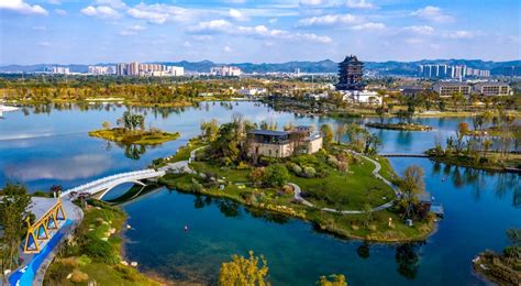 成都经开区（龙泉驿区）获评“2021中国最具投资吸引力产业园区” | 每经网