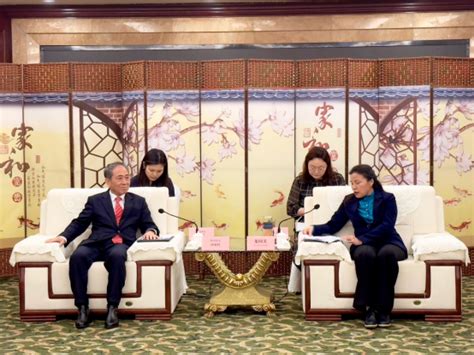 副市长龙国英会见韩国驻武汉总领事河成柱
