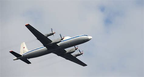 俄罗斯一架伊尔-18飞机坠毁碎成三段 机上39人 - 民航 - 航空圈——航空信息、大数据平台