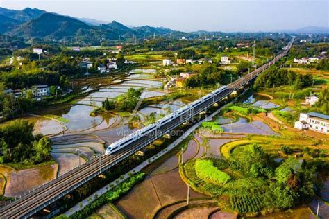 达万铁路上最大的火车中间站——梁平站|梁平|铁路|重庆市_新浪新闻