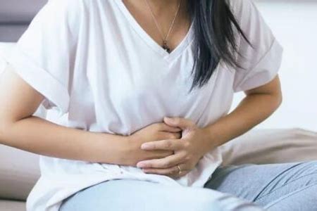 小肚子疼痛是怎么回事女性？这4个疾病因素导致的及时治疗 _小肚子疼