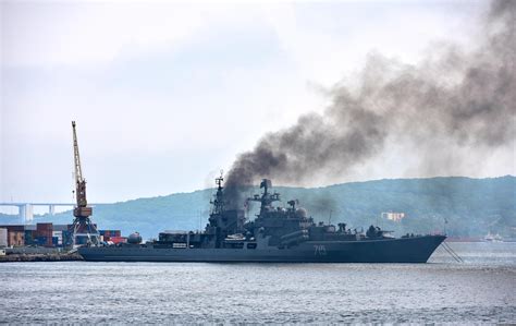 俄军舰启程参加中俄海上军演 派出瓦良格号__凤凰网
