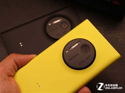 诺基亚拍照神器Lumia 1020登场：4100万像素摄像头+1.5GHz高通S4双核处理器_九度网