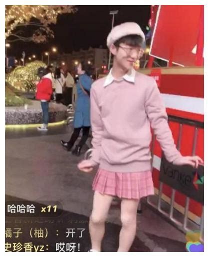韩国整形医生说他绝对是纯天然的女装大佬，长得也太像奶茶妹妹了吧！|女装|大佬|男人_新浪新闻