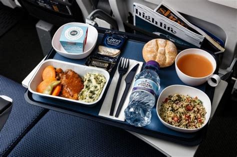 航空餐体验: 热食PK冷餐 - 民航 - 人民交通网