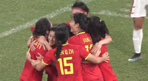 中国女足1-2朝鲜，闫锦锦破门，王珊珊失误丢球，奥预赛出线难了_新浪新闻