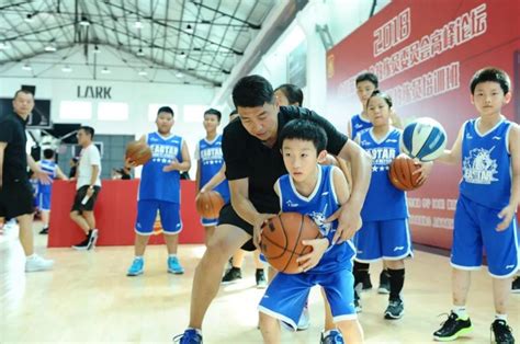 2018中国篮球协会教练员委员会高峰论坛在沪举行_校园篮球_精彩 ...