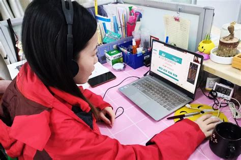 线上教学第一天：郑州市二七区马寨一中的师生状态良好，教学秩序井然-河南商报