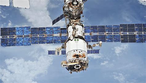 如果从国际空间站上跳下：2.5年才能到地面-国际空间站,空间站,地球, ——快科技(驱动之家旗下媒体)--科技改变未来