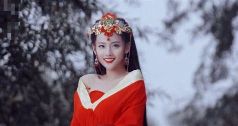 张嘉倪《三国热》图片 张嘉倪《三国热》图片
