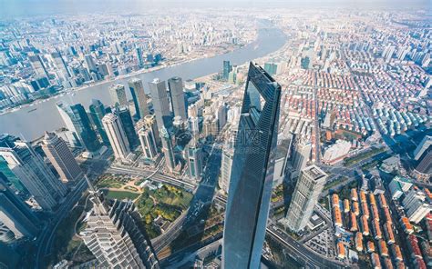 上海比深圳发达，繁华拥挤，拥有大量旅游景点__财经头条