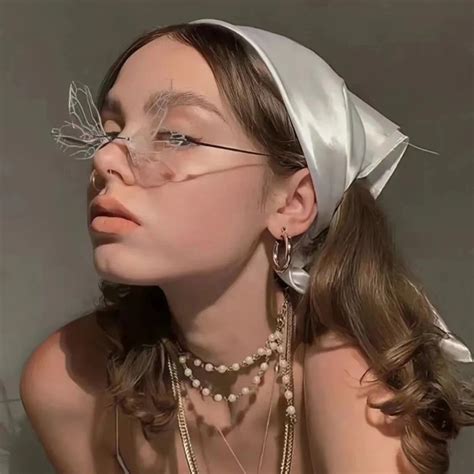古风穿搭轻欧美女生头像
