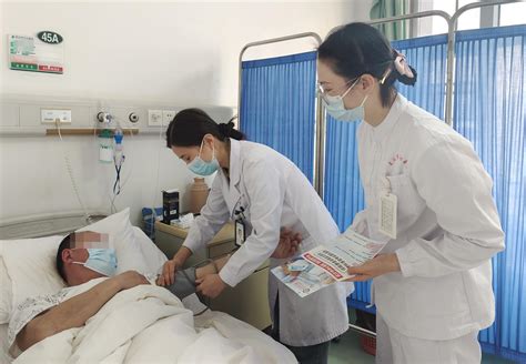 老人重享畅快呼吸 武汉市中心医院病房肺康复加速新冠治愈患者身体康复回归社会