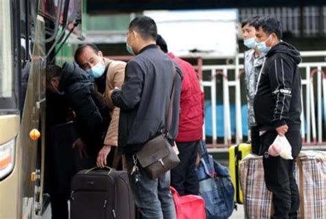 辽宁省最后一批返辽医疗队467人乘坐包机抵达沈阳-人民图片网