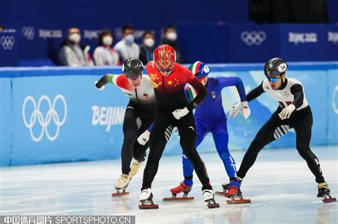 韩国选手夺得短道速滑男子1500米金牌